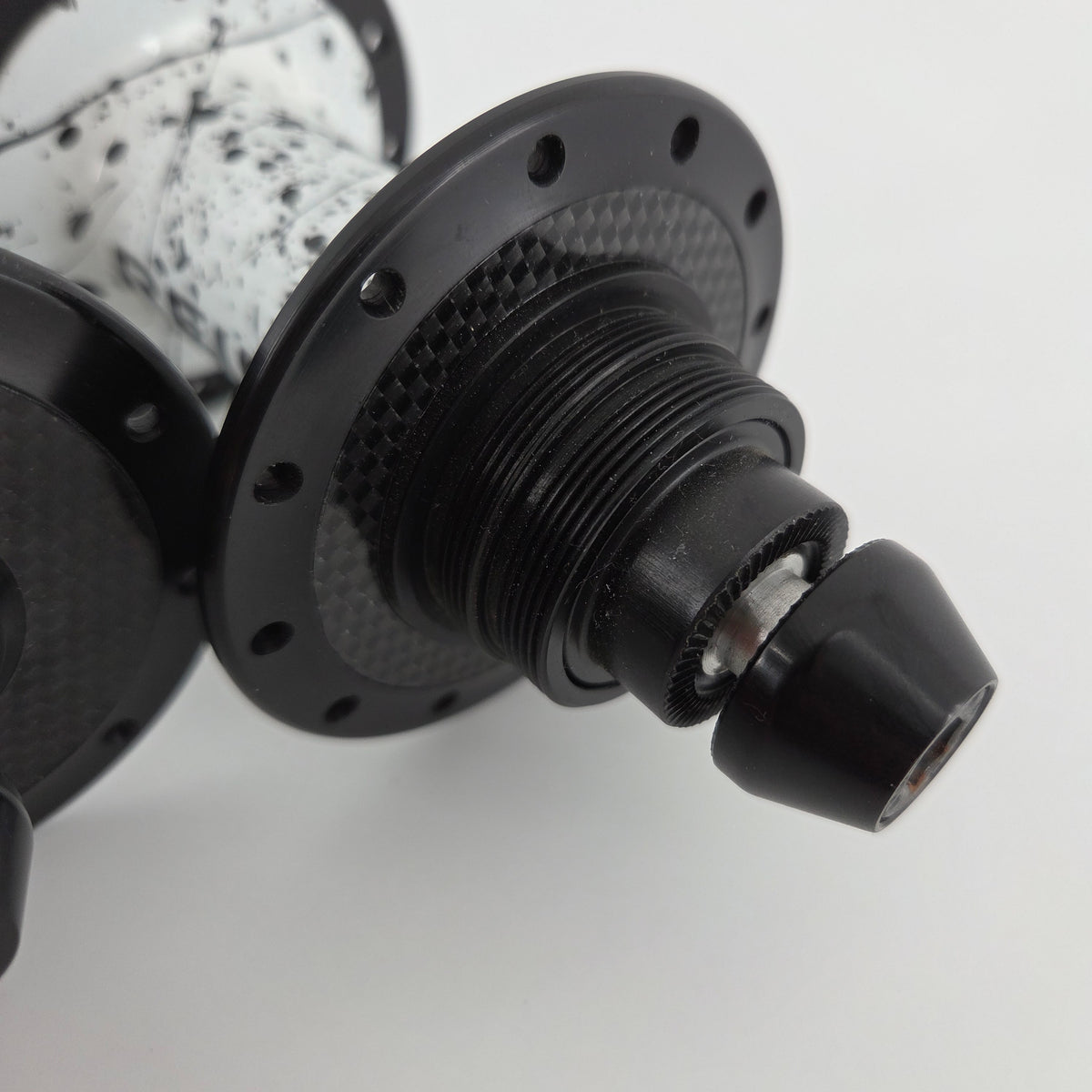 Reina High-Flange Carbon Track Hubs - Black Splash