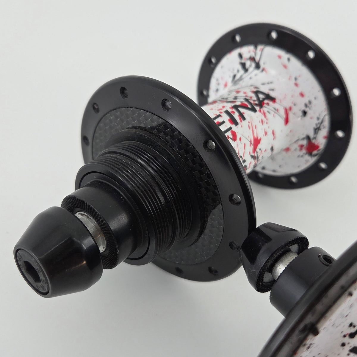 Reina High-Flange Carbon Hubs - Blue, Red Splash