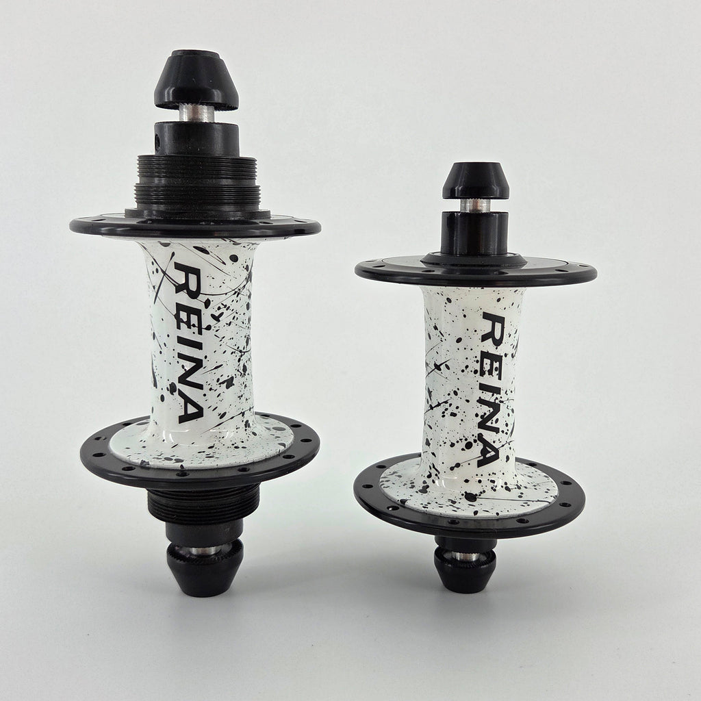 Reina High-Flange Carbon Hubs - Blue, Red Splash
