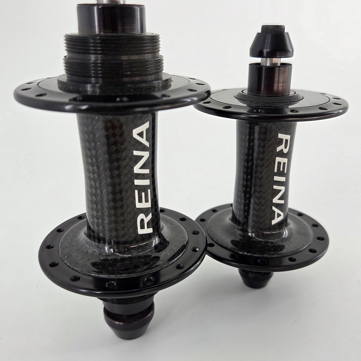 Reina High-Flange Carbon Track Hubs - Black