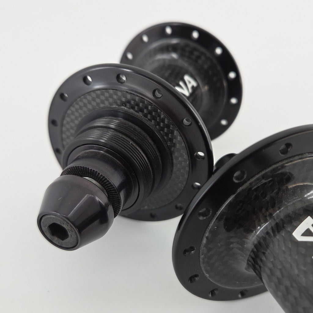 Reina High-Flange Carbon Track Hubs - Black